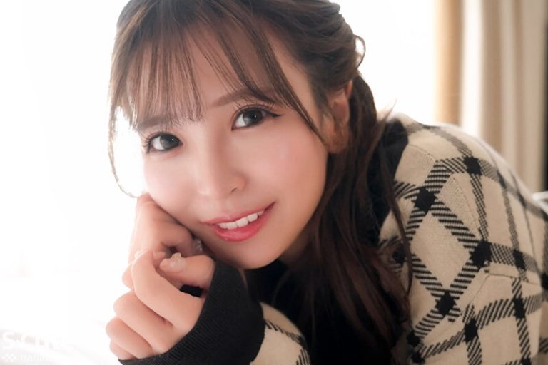 この子ヤバイ！！「気持ちくて動いちゃう」と、マ○コを締めてくる女 小那海あや