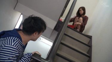 ノーブラノーパンで挑発してくるスケベ奥さんが隣に引っ越してきた！ 篠田ゆう